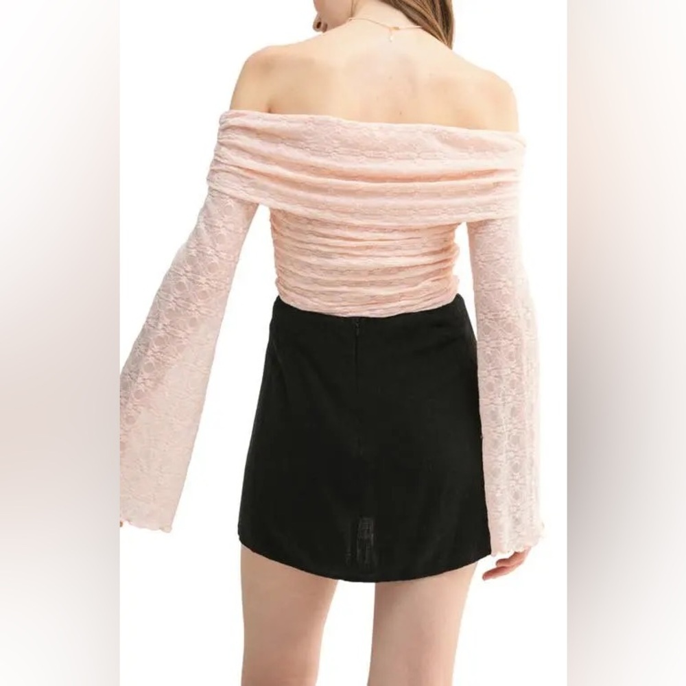 All in Favor - Lace Off-the-Shoulder Top - Pink - NWOT- Size Medium - Picture 2 of 8